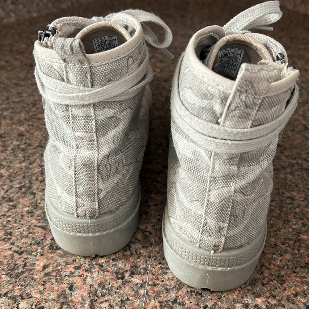 Brand-“Rocket Dog”canvas boots, color is a light camouflage print gray hues (7) - Picture 4 of 11